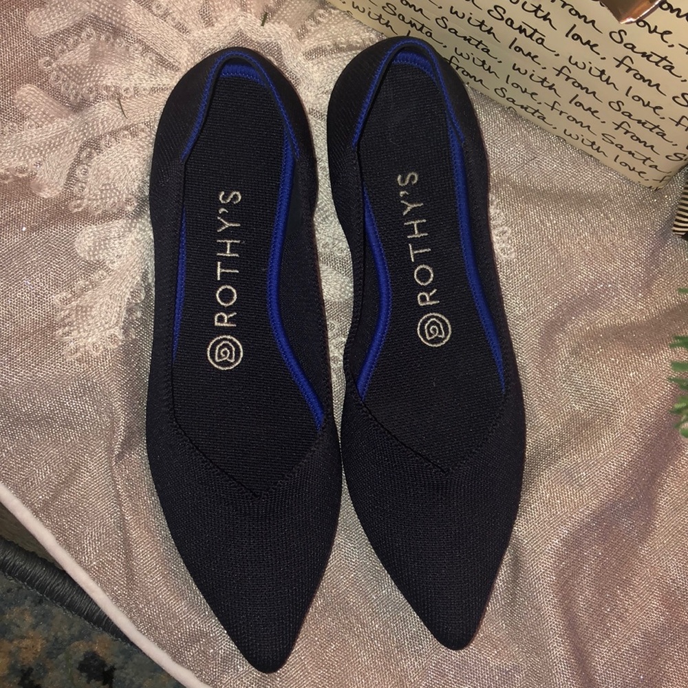 Rothy’s 7.5 Navy Pointed flats